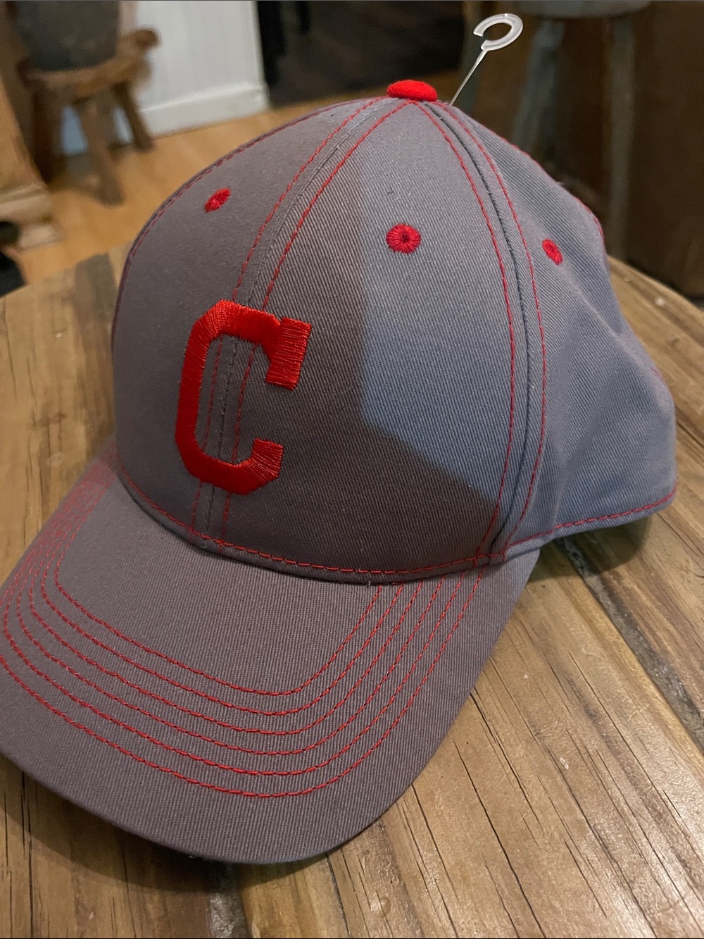 Officially licensed MLB Genuine Merchandise Cleveland baseball cap. Made of 100% - Picture 5 of 5